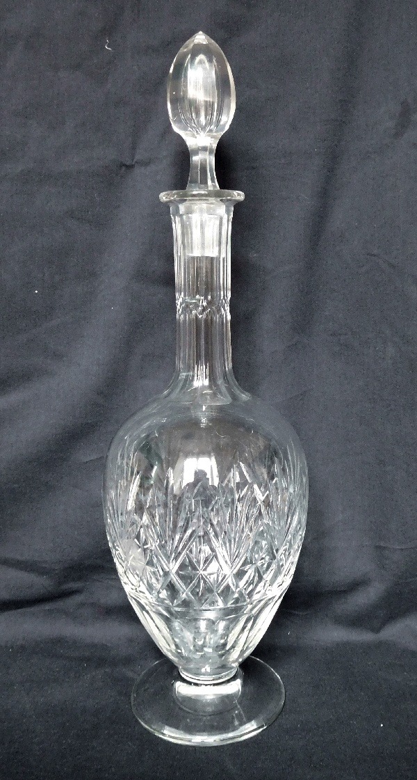 Featured image for “Carafe à vin en cristal de St Louis, modèle Massenet”