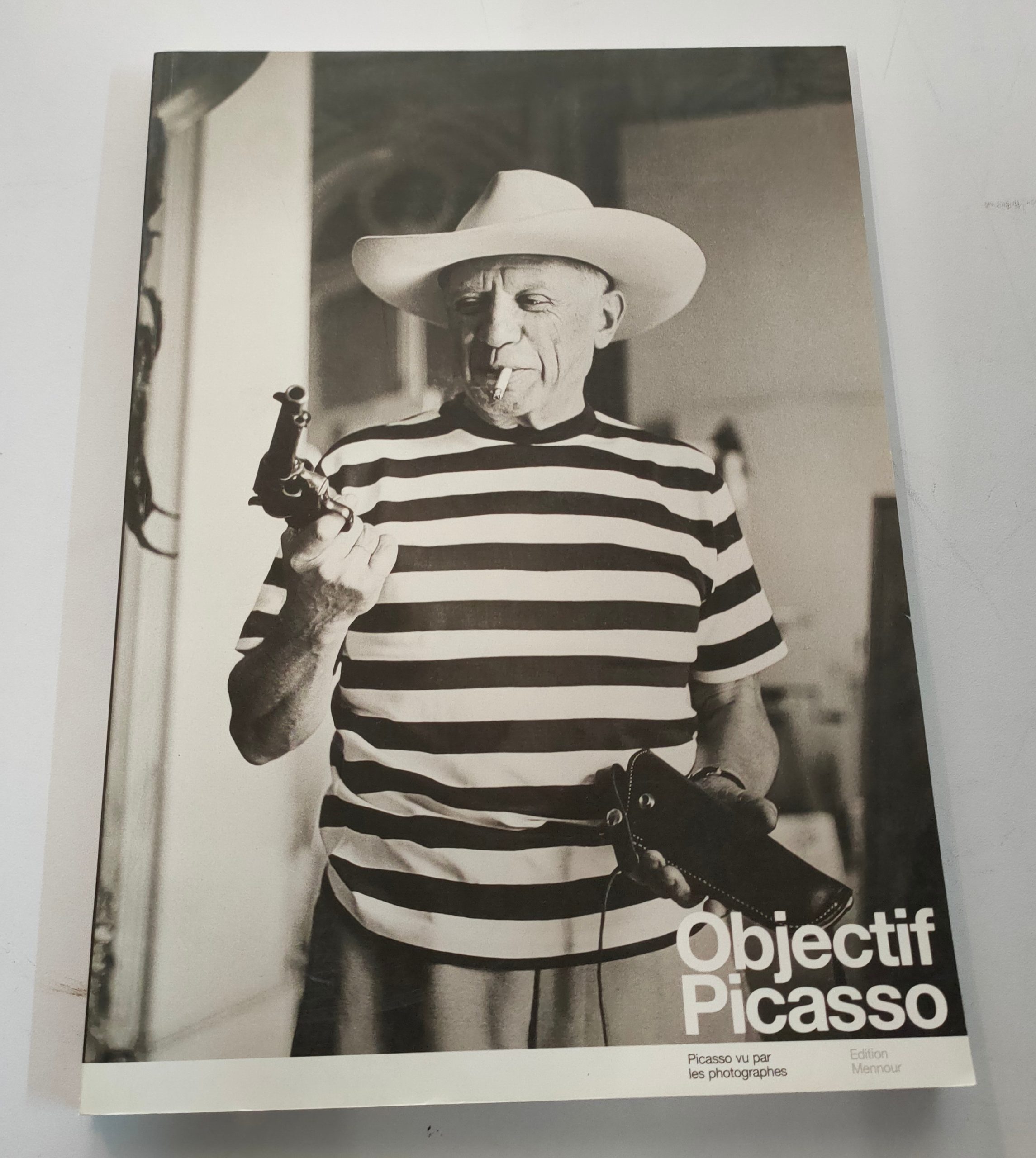 Featured image for “Objectif picasso (catalogue expo 11 avril-31 mai 2001)”